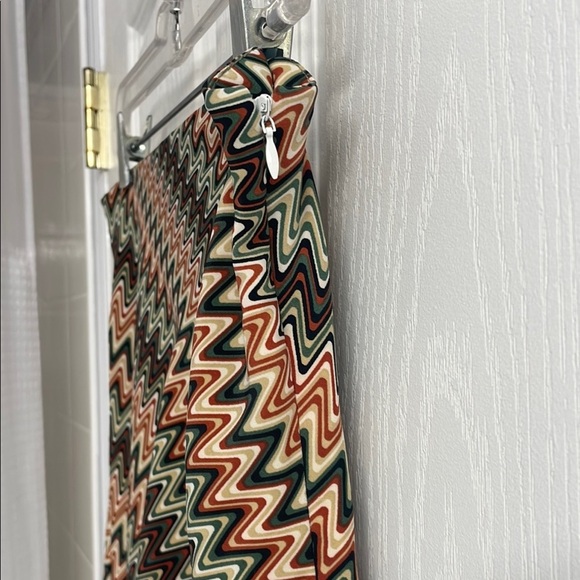 Forever 21 Multicolor Zigzag Patterned Women's Skirt Size M - Picture 2 of 8